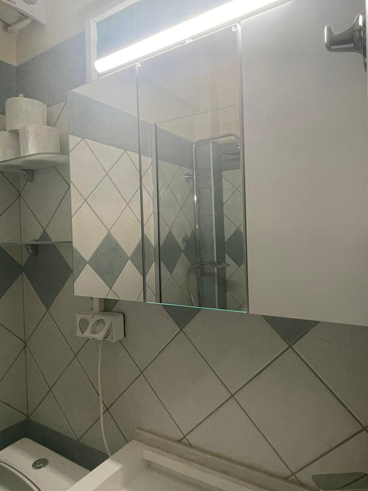 La 2 Apartment