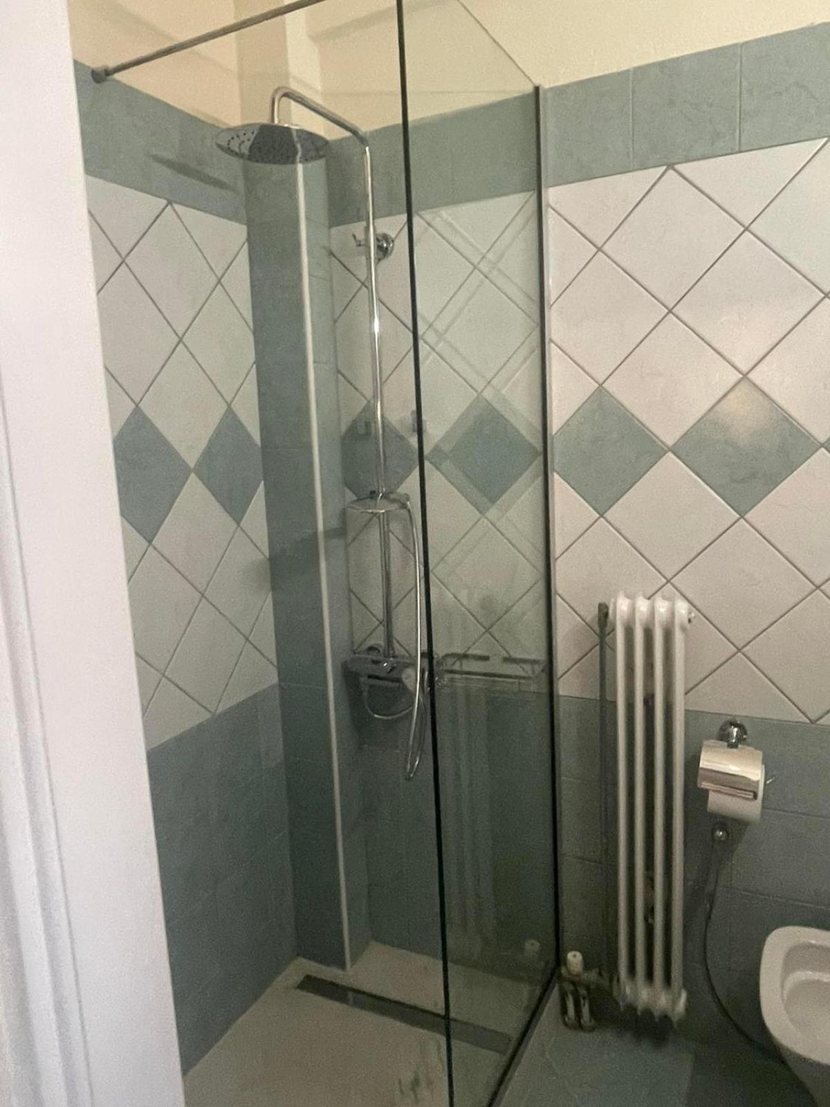 La 2 Apartment *